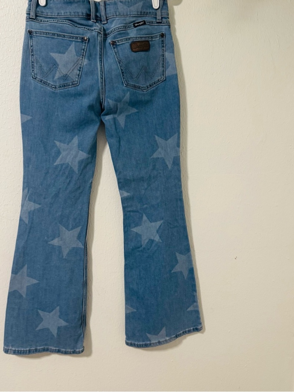 Wrangler Alice Jean Women’s 29x31 Style #112328735 AOP Stars Pocket Logo EUC - Picture 5 of 11